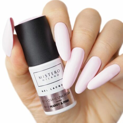 Marry-a-pink-nails